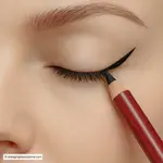 This subtle eyeliner flick lifts aging or hooded eyes in seconds. A pro-approved eyeliner tip for women over 40—perfect for a natural summer look.