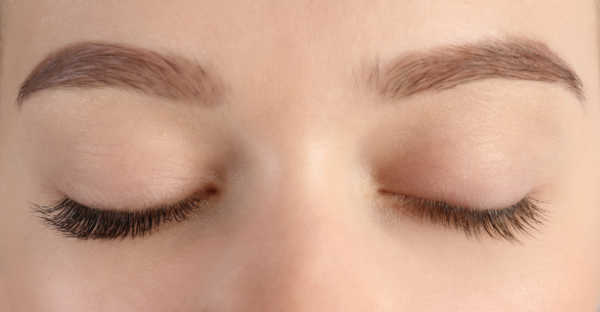How to use makeup for thicker eyebrows. Picture of thick eyebrows