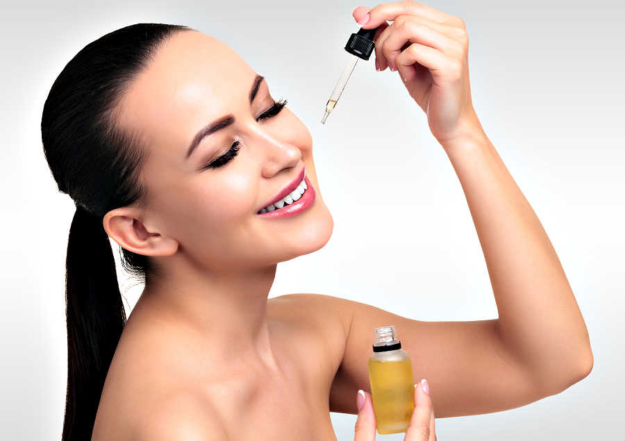 What oil is best for moisturizing face?