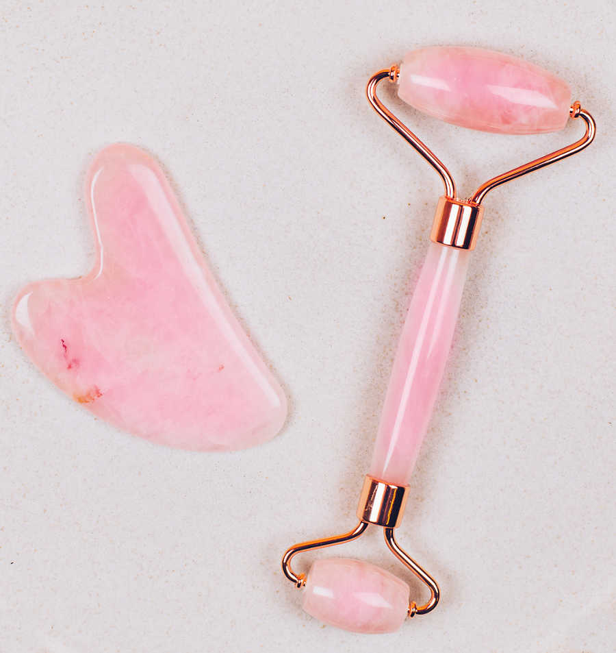 Face massage tool gua sha. kansa vs gua sha vs jade roller