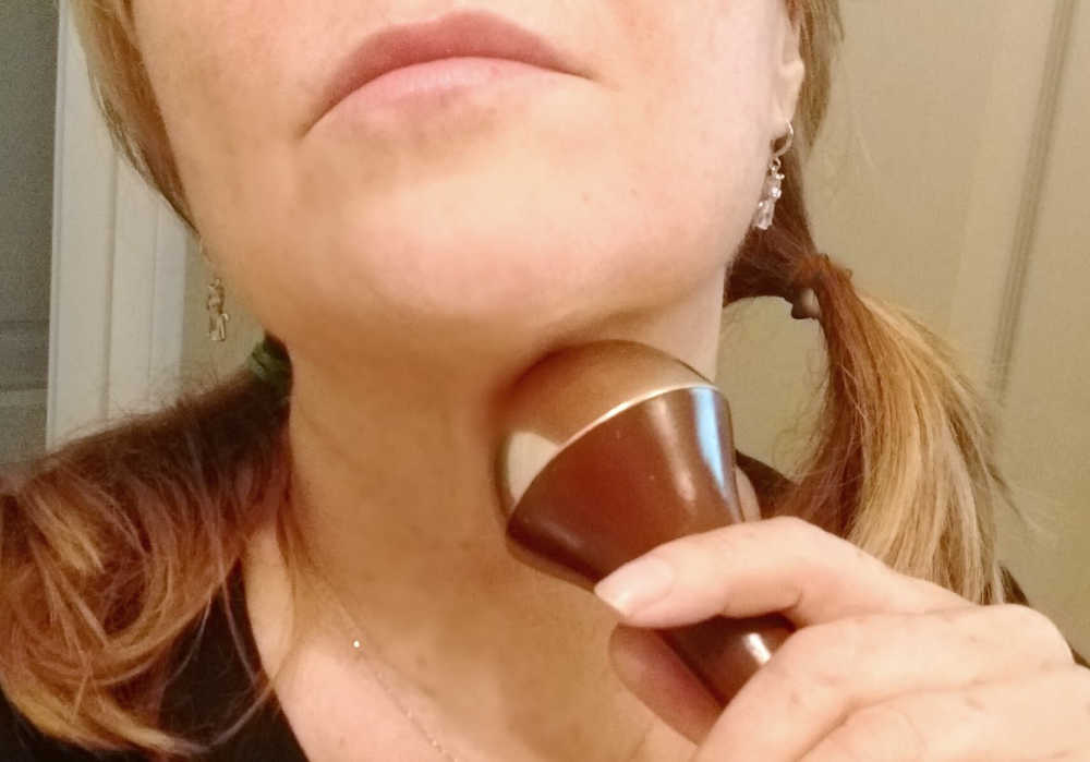 Lymphatic draining with the kansa wand is not a hoax. It helps drain excess fluid from face and neck. Kansa wand can help reduce double chin look.