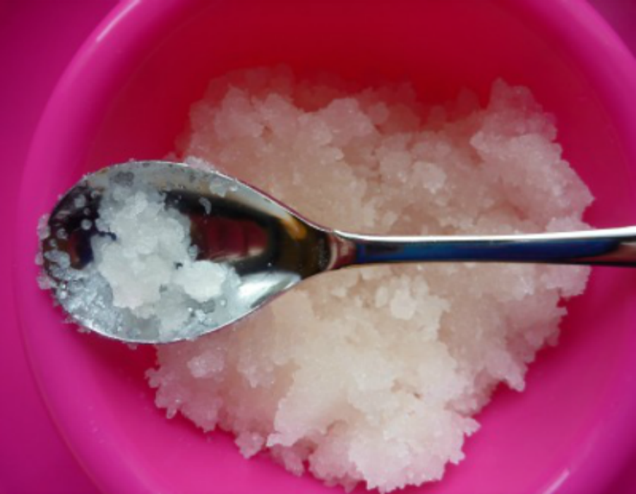 Sugar exfoliating face mask you can make at-home Sugar facial scrub