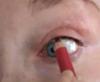 how to put on eyeliner